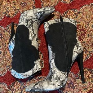 Grey and black Snake print bootie